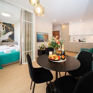 Maya's Flats & 58 - Szafarnia Gdańsk